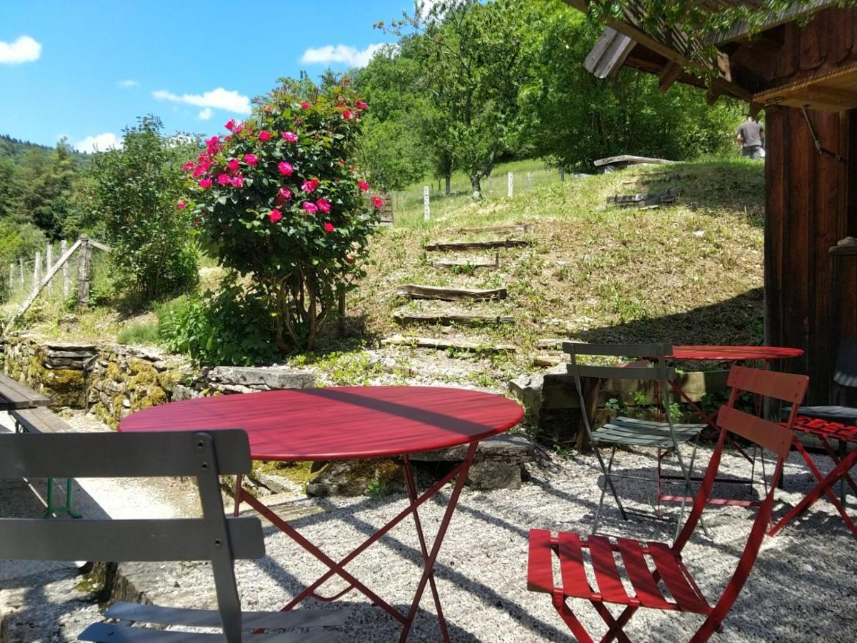 Hotel Les Repaires Nans-sous-Sainte-Anne Exterior foto